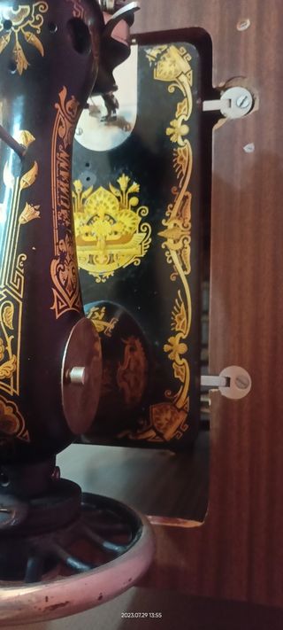 Antigua Máquina de coser Naumann