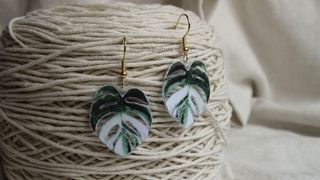Pendientes 🌿Monstera variegata albo