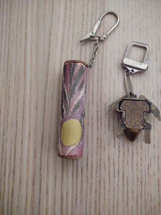 Lote 7 llaveros diversos