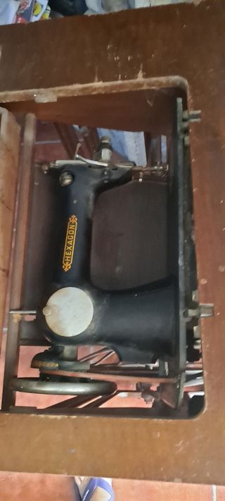 Máquina coser singer antigua
