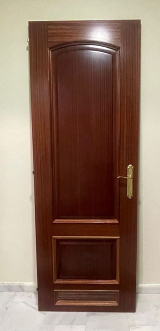 Puertas de paso de madera.