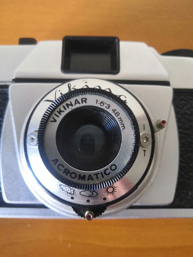 Antigua cámara fotográfica Fowell Vicking (1960s)