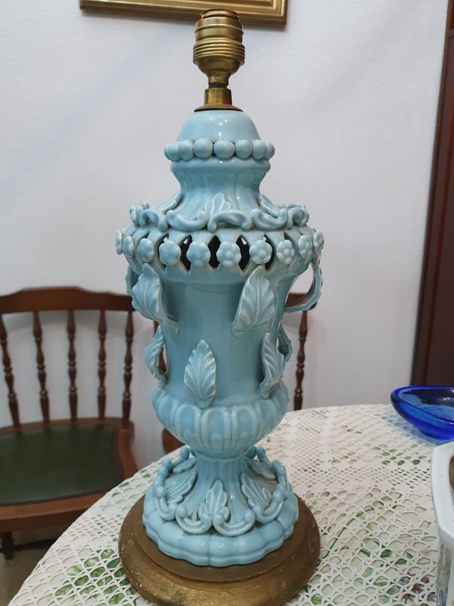 Preciosa lámpara Manises años 70