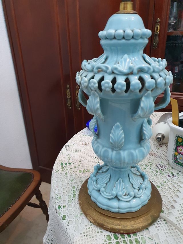 Preciosa lámpara Manises años 70