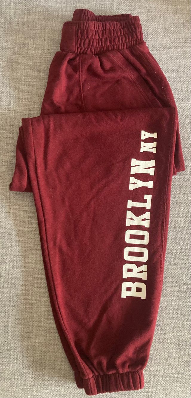 Pantalón de chándal Bershka Talla S color vino