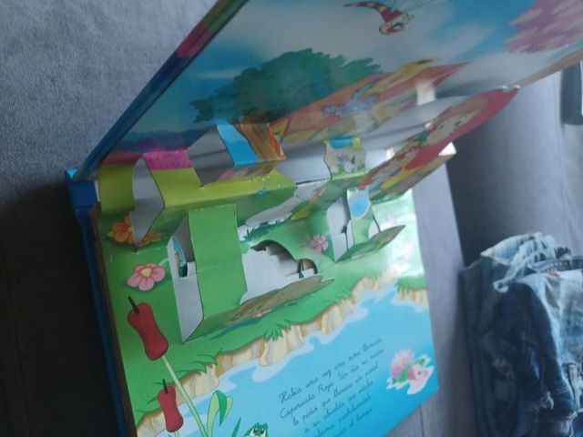 Cuento caperucita roja desplegable