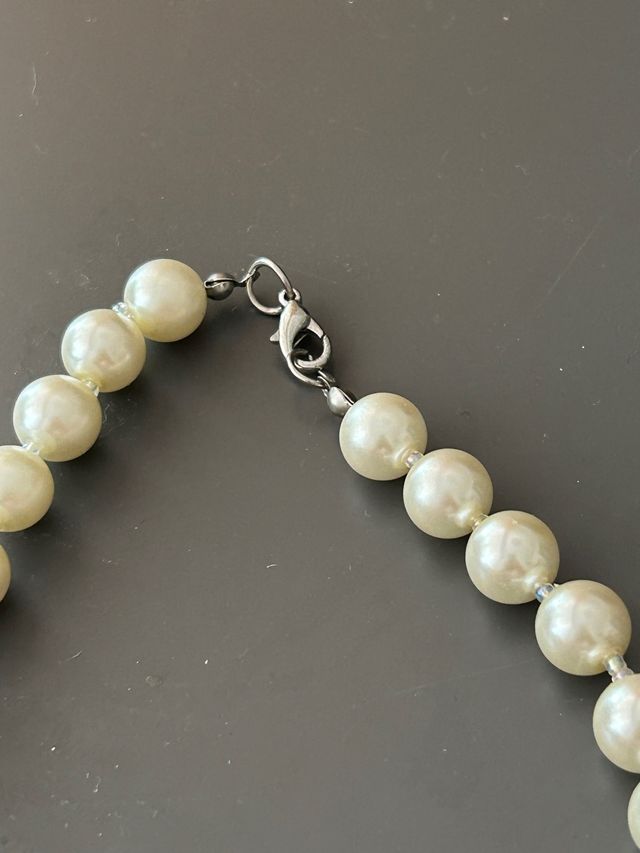 Collar perlas negras y blancas