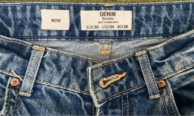 Pantalón vaquero Mom Fit Bershka