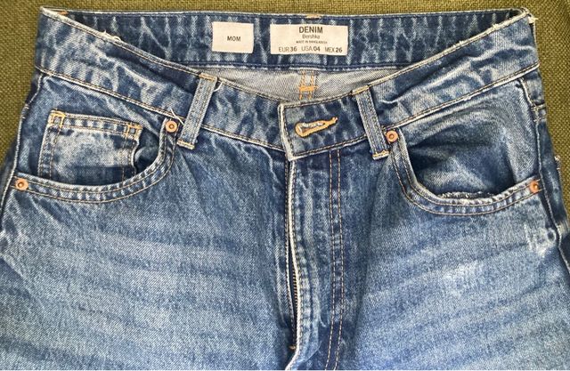 Pantalón vaquero Mom Fit Bershka