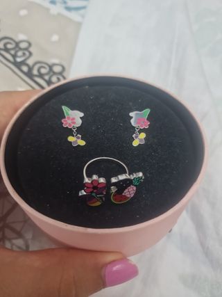 Precioso conjunto de anillo y pendientes Tous.