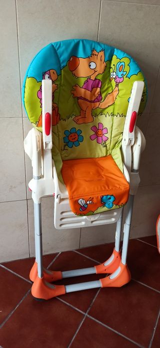 Trona para niños marca Chicco polly