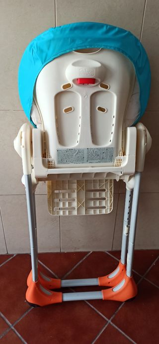 Trona para niños marca Chicco polly