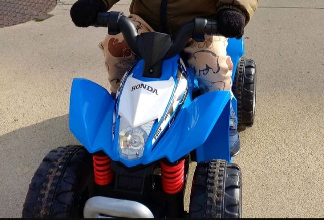 Quad Eléctrico a bateria usado muy poco.