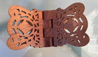 Antiguo atril plagable para libro