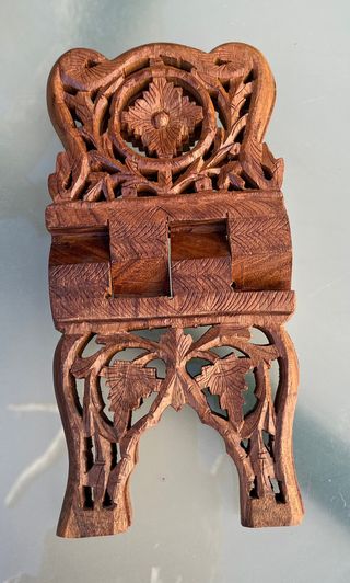 Antiguo atril plagable para libro