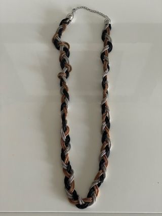 Collar trenzado 