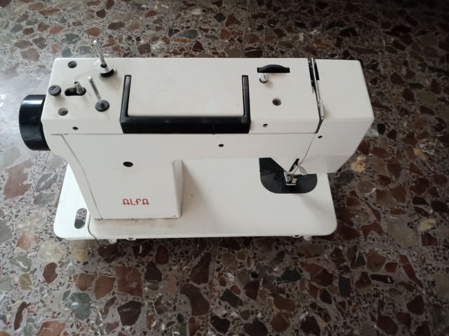 Máquina coser Alfa