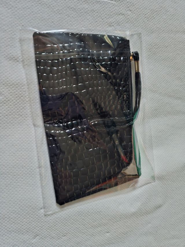 nuevo monedero negro