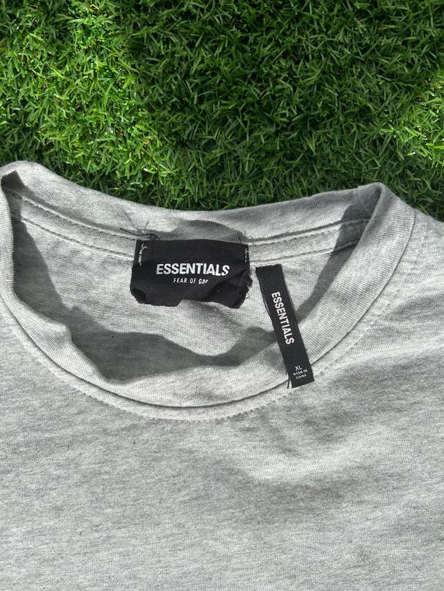 Camiseta Essentials