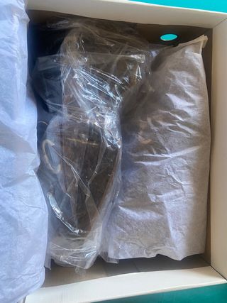 Zapato negro de piel marca ALPE