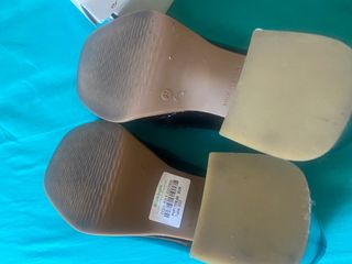 Zapato negro de piel marca ALPE