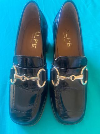 Zapato negro de piel marca ALPE
