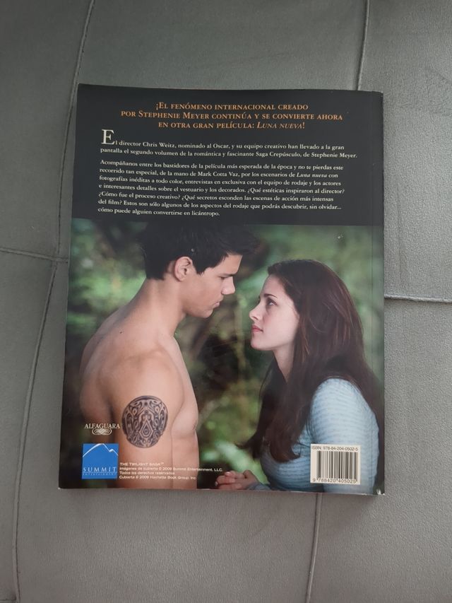 Libro Luna Nueva saga crepusculo.