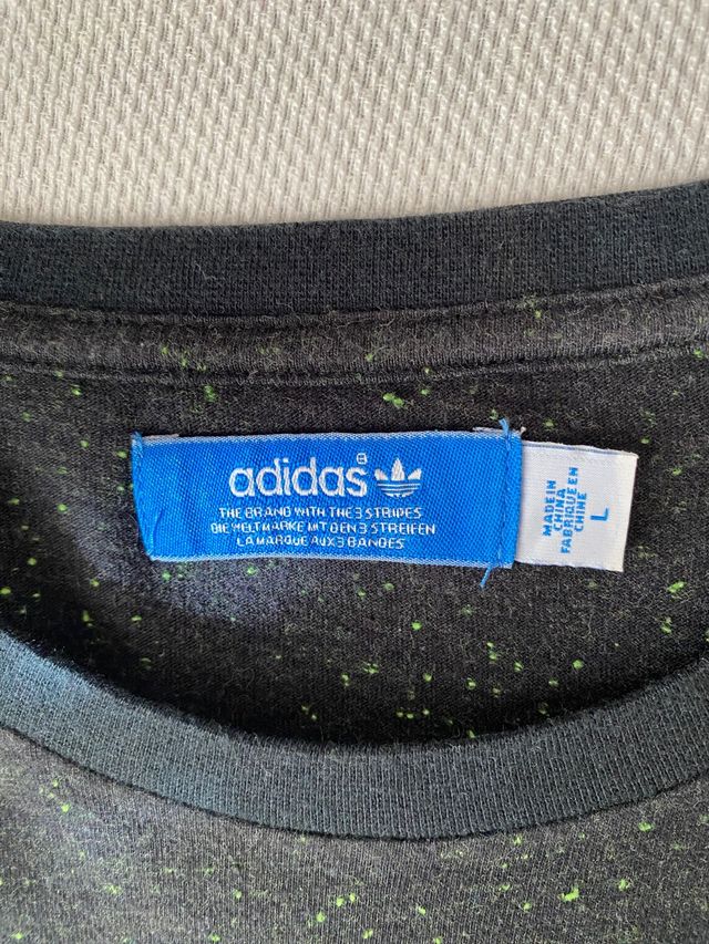 camiseta Adidas The Brand With Stripes