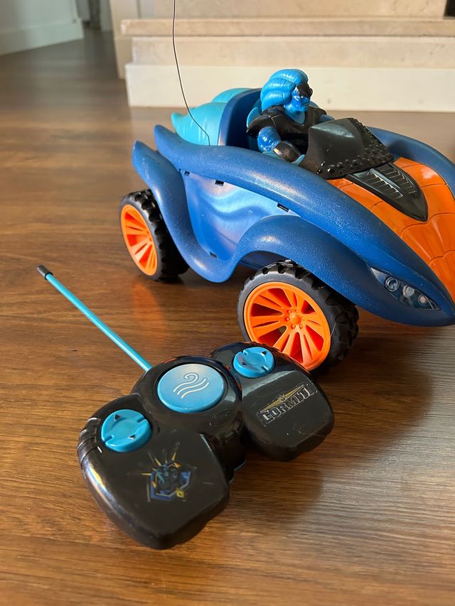 Coche teledirigido Gormitis