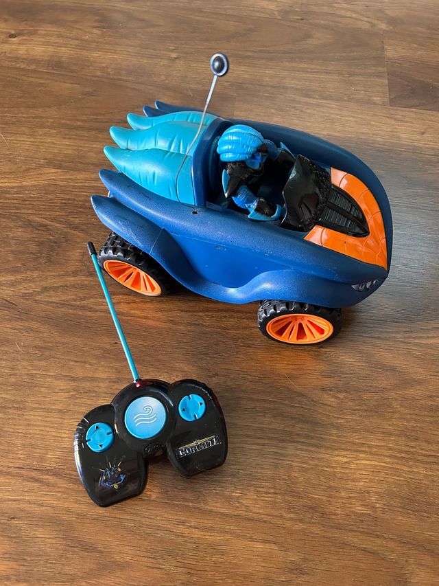 Coche teledirigido Gormitis