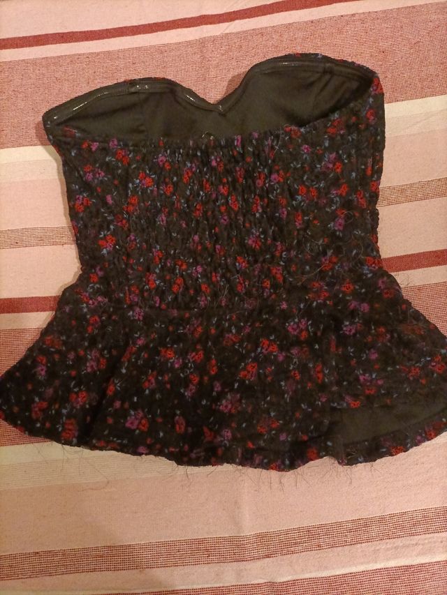 Top senza maniche motivo floreale taglia S