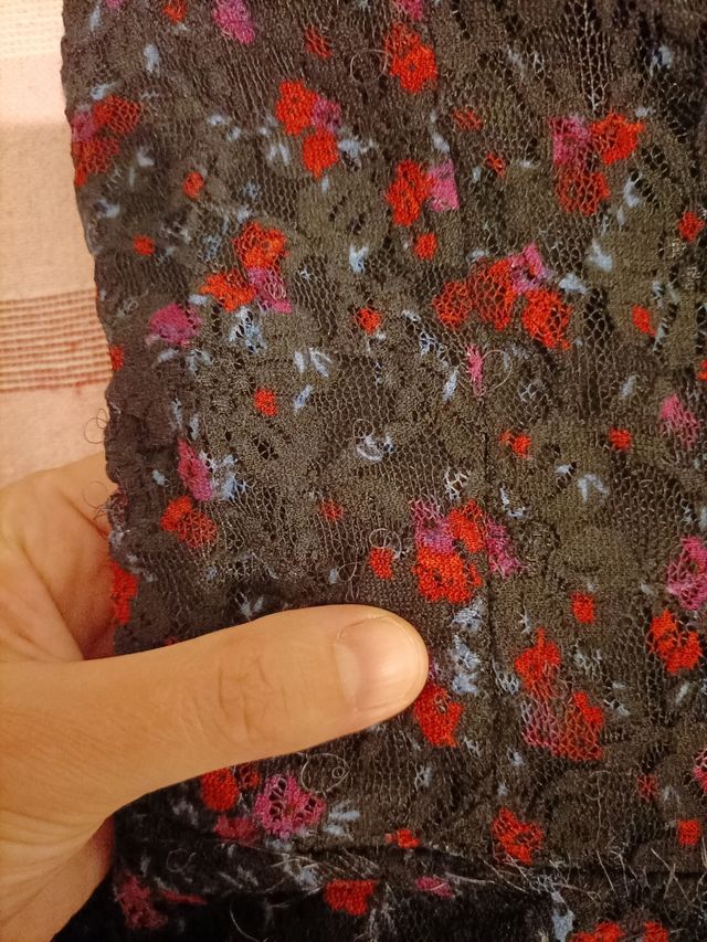 Top senza maniche motivo floreale taglia S