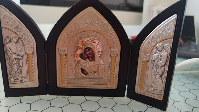 Retablo religioso de viaje.