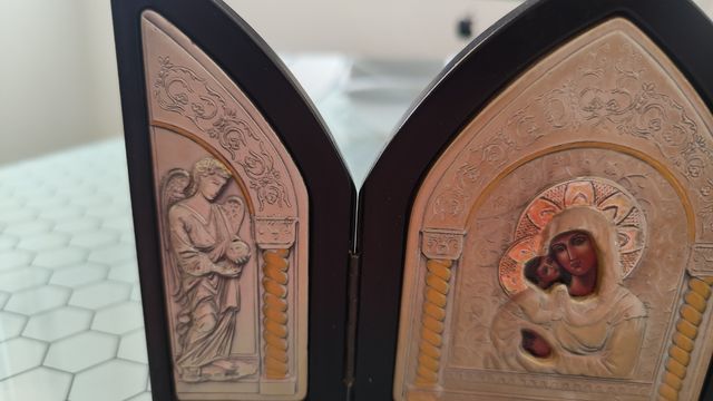 Retablo religioso de viaje.