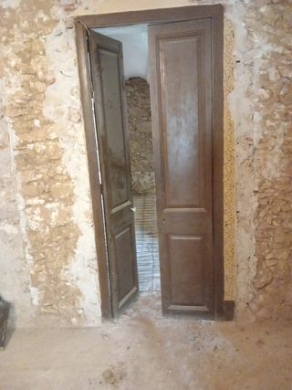 Puertas antiguas en la secuita, Tarragona