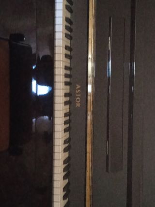 piano consola ASTOR v-109