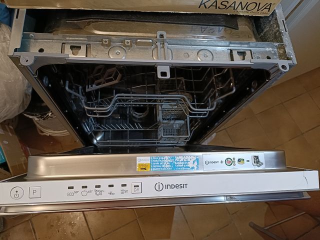 Lavastoviglie Indesit