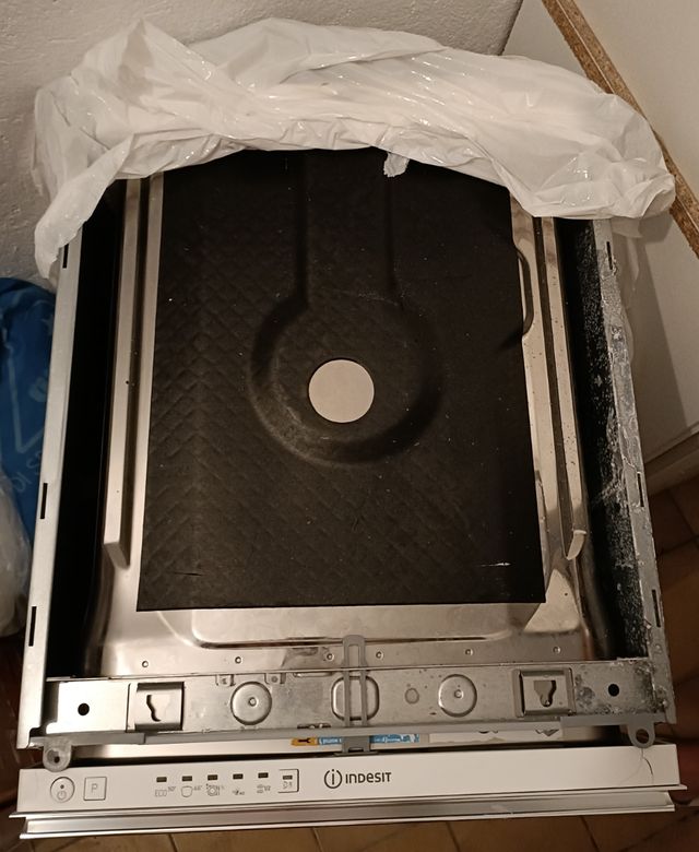 Lavastoviglie Indesit