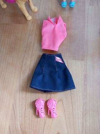 Muñeca Barbie  potty training 90's con mascota