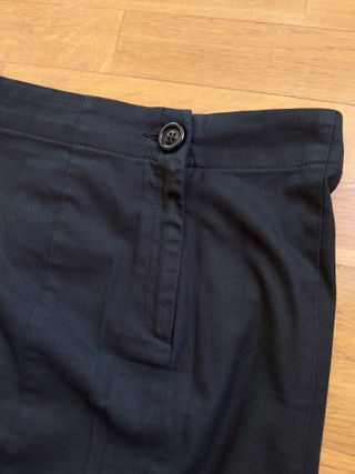 Mini falda negra corte recto H&M con botones