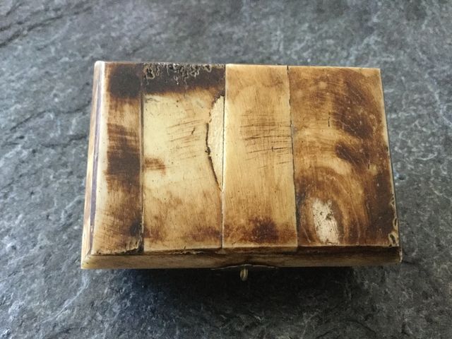 JOYERO PEQUEÑO MADERA TALLADA.