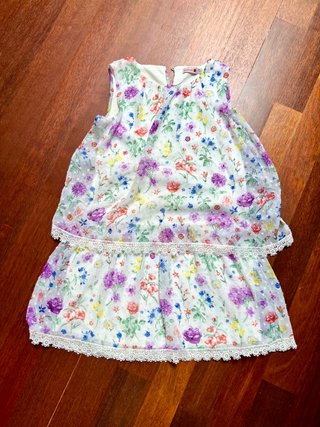 Vestido de flores niña