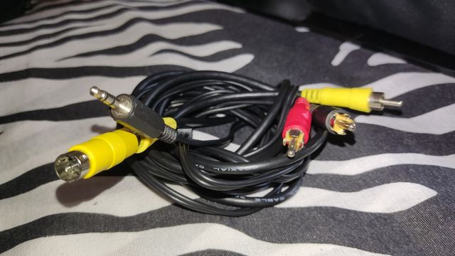 RCA+vídeo a jack 3,5 y conversor S-Video