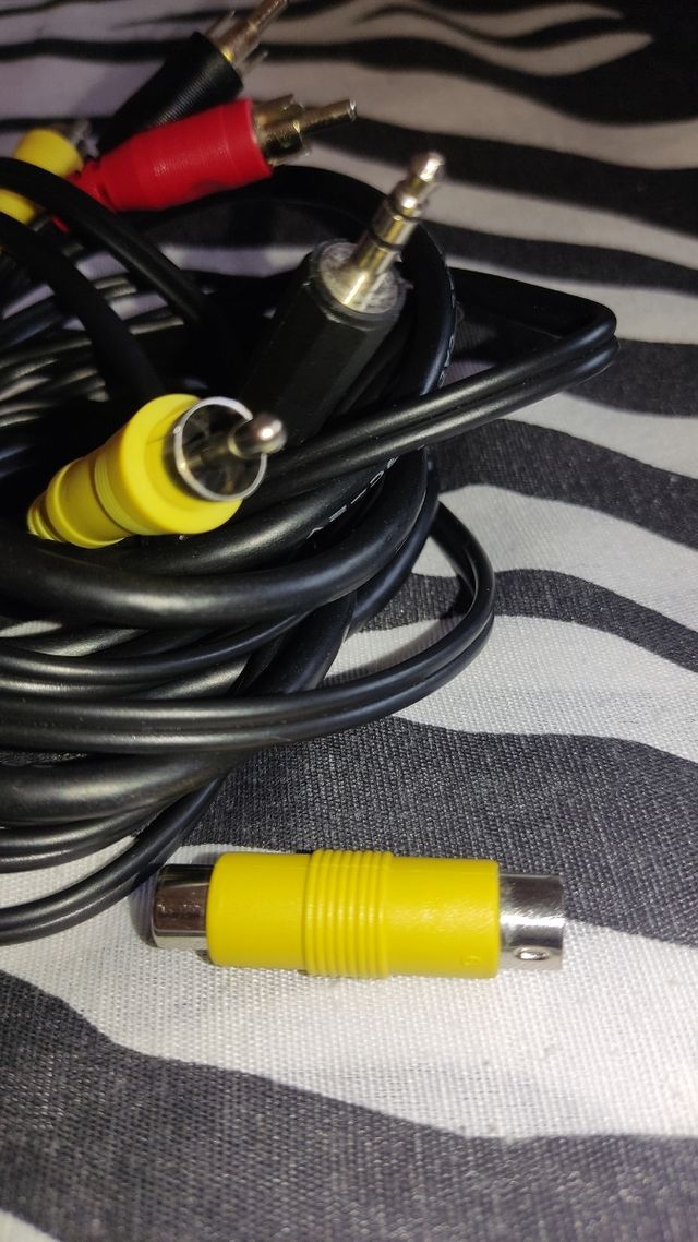 RCA+vídeo a jack 3,5 y conversor S-Video