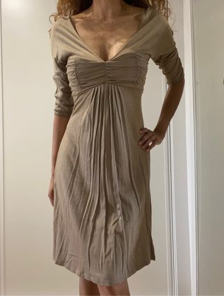 Vestido midi drapeado. Zara. 38