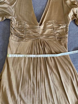 Vestido midi drapeado. Zara. 38