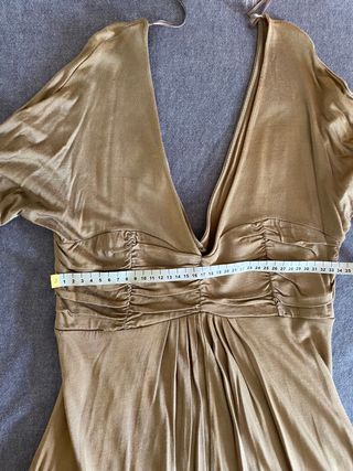 Vestido midi drapeado. Zara. 38