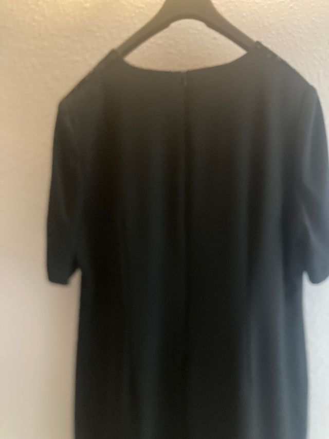 Vestido y chaqueta larga para celebraciones