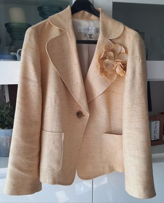 Chaqueta corta entallada Zara