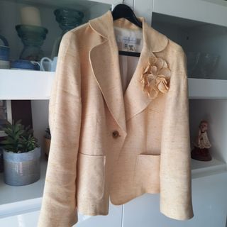 Chaqueta corta entallada Zara